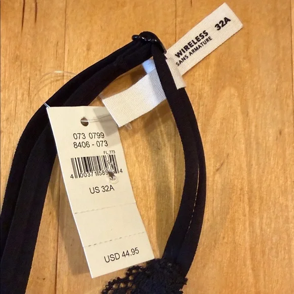 Aerie Wireless Black Lace Bralette 32A Sans Armature - Picture 2 of 7